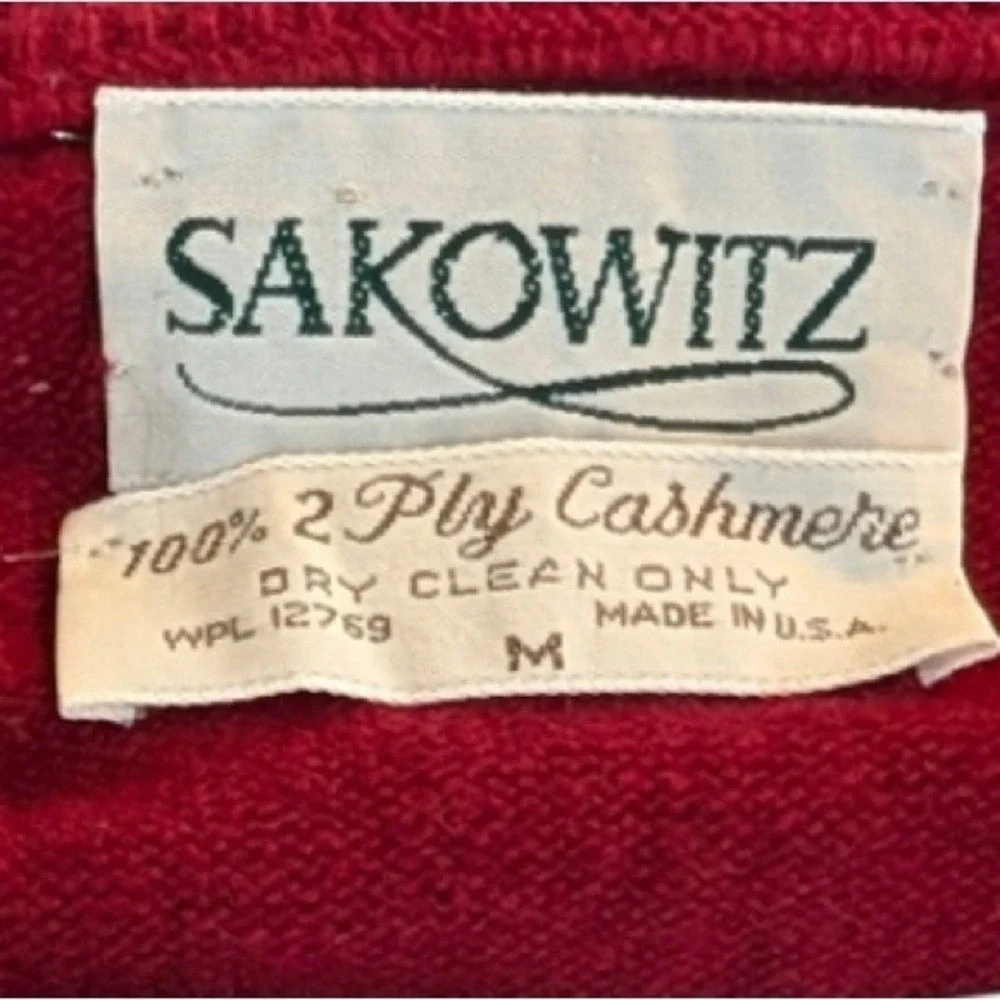 Sakowitz Mens Red 100% 2 Ply Cashmere V-Neck‎ Sweater Vintage Made in USA Medium